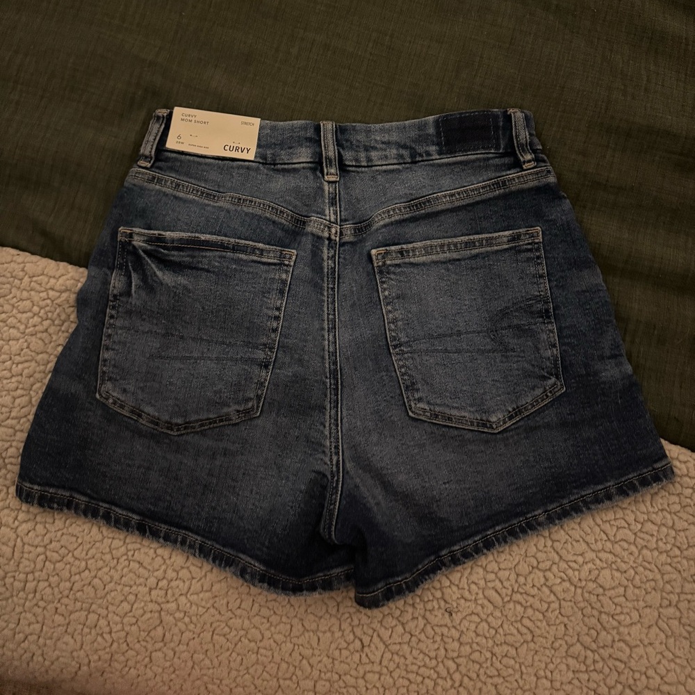 American Eagle Curvy Women's Blue Denim Shorts - Picture 2 of 3